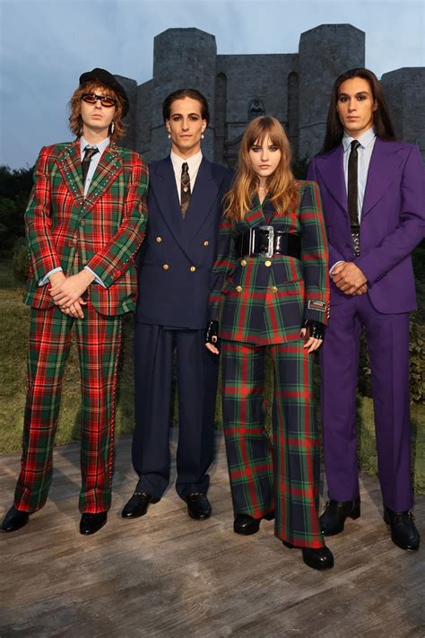 maneskin gucci sfilata|Måneskin rocks the house down at Gucci's Cosmogonie Fashion .